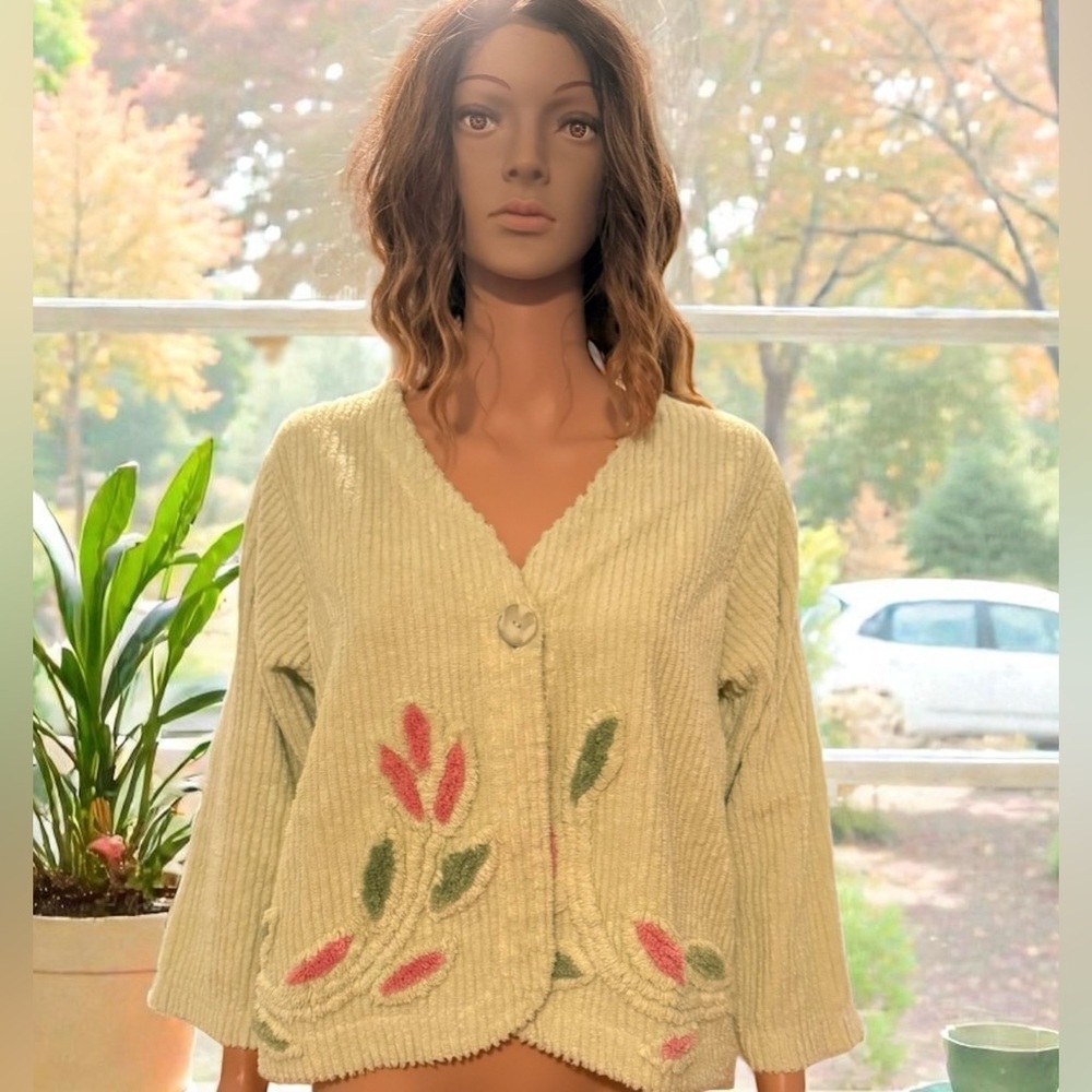 NWT House of Chenille soft raised embroidered floral loungewear women’s medium